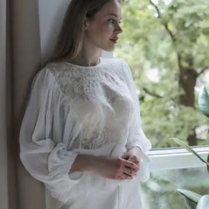 Блуза жіноча з мереживом та рюшами, вільний крій, довгий рукав, біла