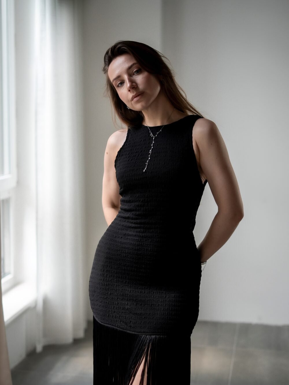Сукня максі жіноча з бахромою відкрита спина — фото 5