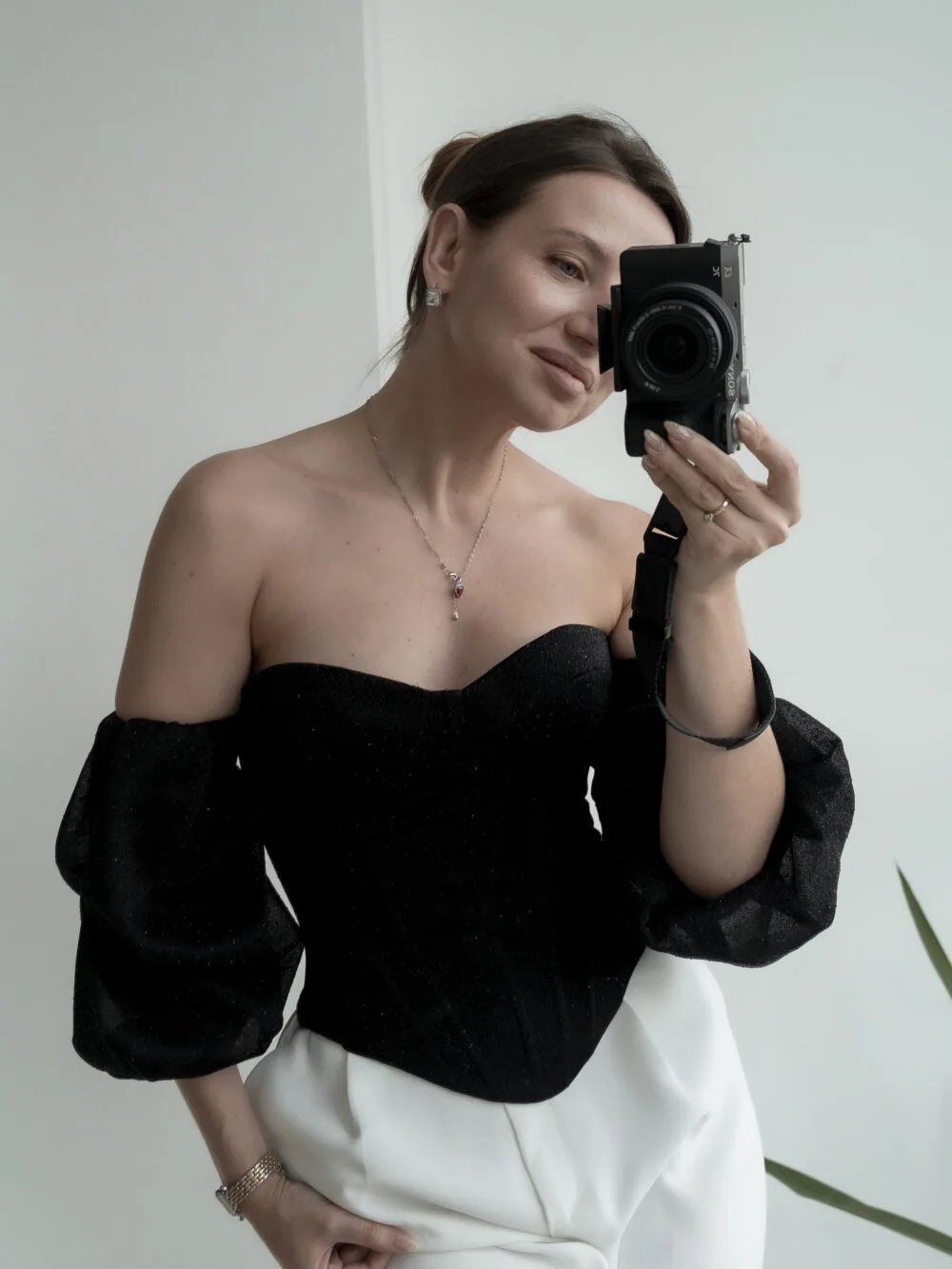 Корсет жіночий з відкритими плечима та об\'ємним рукавом — фото 15