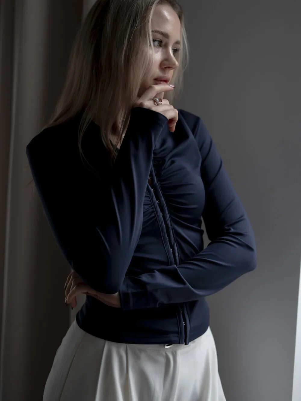 Лонгслів жіночий приталений на гачках — фото 3